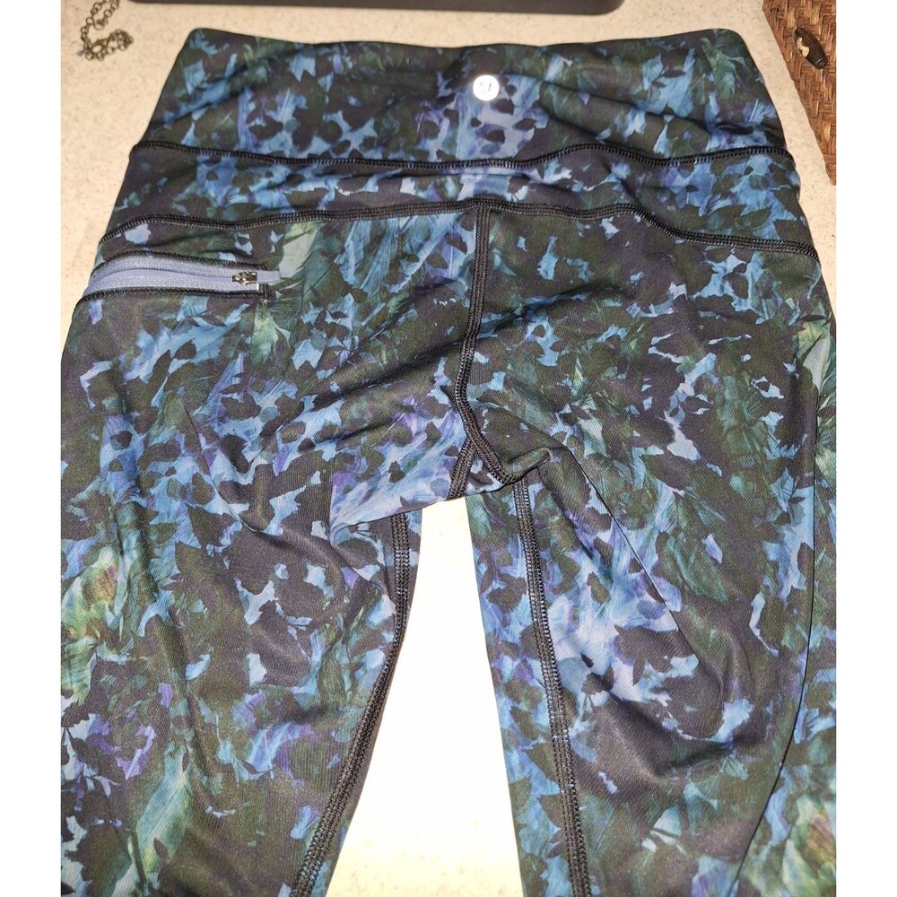 Lululemon Speed Crop Luxtreme Leggings Floral Backdrop Blue Women’s XS pocket